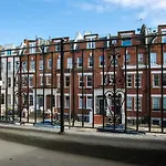 Guestready - West Kensington Home W/Balcony