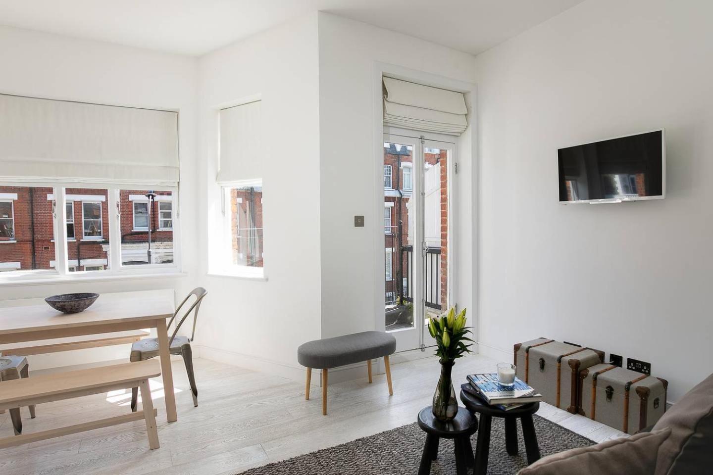 Guestready - West Kensington W/balcony