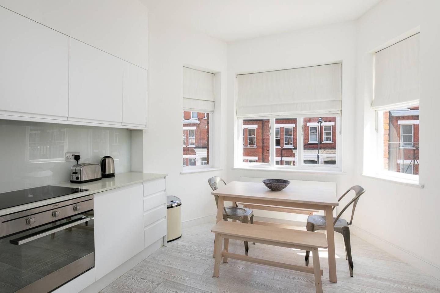 Guestready - West Kensington W/balcony